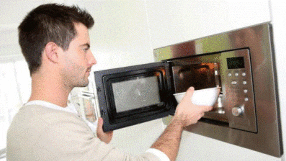 Daftar Makanan yang Dilarang Dimasak Pakai Microwave, Catat!