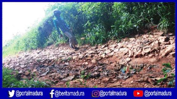 Warga Desa Lesong Laok Pamekasan Keluhkan Jalan Rusak