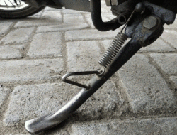 Jangan Diabaikan, Ternyata Standar Motor Juga Perlu Dirawat