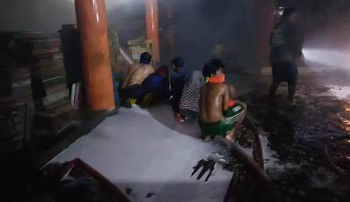 Gara-gara Puntung Rokok, Toko Bahan Bangunan Dilanda Kebakaran