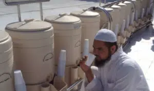 Keistimewaan dan Keajaiban Air Zamzam