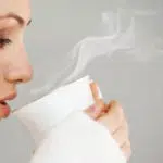 Nikmati 5 Manfaat Jika Minum Air Hangat Setiap Hari