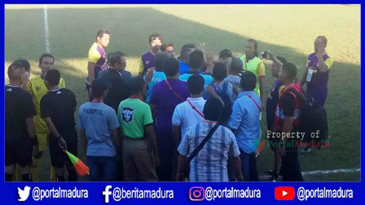 Madura FC vs Persik Kediri Ricuh, Wasit Belanjakan 3 Kartu Merah