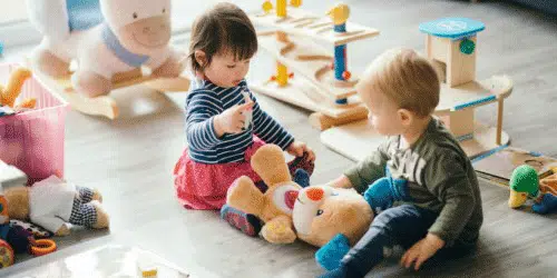 Mainan Anak Pria dan Wanita Perlukah Dibedakan