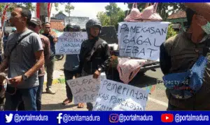 Massa Aksi Beri Hadiah BH dan CD Wanita, Pamekasan Dinilai Gagal Hebat