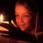 Mati Lampu? Lakukan 8 Aktivitas Ini Agar Si Kecil Tak Bosan