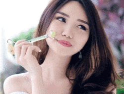 Mengenal Fungsi Jade Roller dan Cara Pakainya