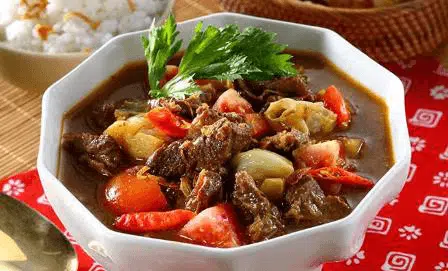 Menu Praktis: Resep Semur Daging Kambing Lezat, Pedasnya Nampol