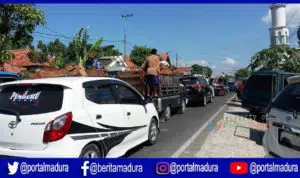 Jelang Idul Adha, Kemacetan Landa Pamekasan Akibat Pasar Hewan Tumpah