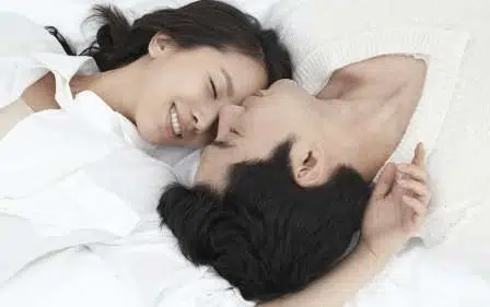 Pengantin Baru, Ini 4 Cara Lakukan Foreplay Sebelum Bercinta