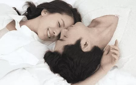 Pengantin Baru, Ini 4 Cara Lakukan Foreplay Sebelum Bercinta