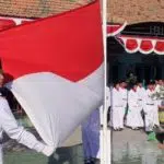 Titipkan Kualitas Karakter, Kemenag Gelar Upacara HUT ke 74 RI di MAN Sampang