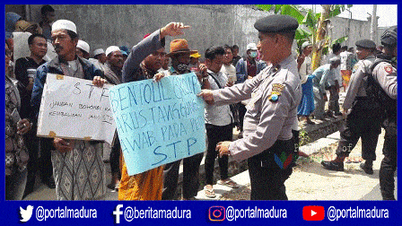 Petani Tembakau Madura Luruk Gudang PT Bentoel di Pamekasan
