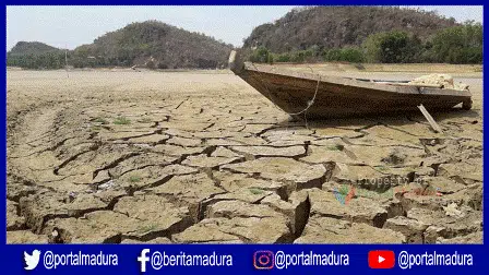 Krisis Air Bersih, Warga Sampang Gunakan Air Tak Layak Konsumsi