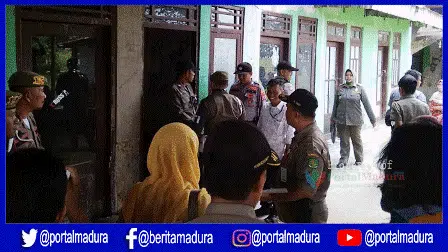 Penutupan rumah kos Restu Ibu oleh tim gabungan di Sumenep, Kamis (1/8/2019), (Foto: Samsul Arifin)