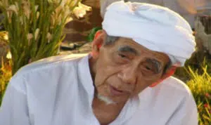 Mbah Moen Wafat, Warga NU dan Santri Sampang Gelar Salat Gaib