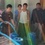 Alami Kekeringan, Aksi Master Max Salurkan Air Bersih