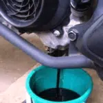 3 Ciri Oli Motor Harus Segera Diganti