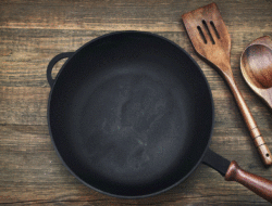 4 Cara Rawat Alat Masak Bahan Teflon Agar Awet