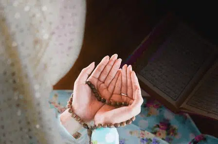4 Keutamaan Perbanyak Zikir dalam Aktivitas Sehari-hari