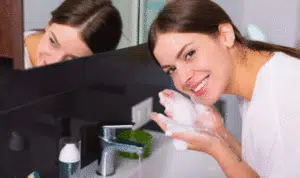 5 Daftar Pilihan Sabun Muka yang Tepat untuk Jerawat