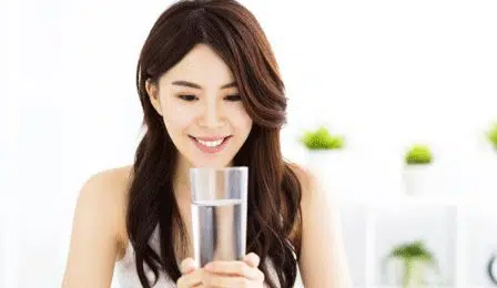 5 Manfaat Air Putih untuk Kecantikan