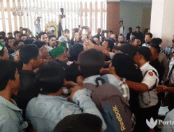 Aksi Aktivis HMI Bentrok dengan Keamanan Kampus UTM Bangkalan