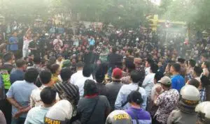 Pimpinan DPRD Bangkalan Bersumpah, Aksi Mahasiswa Baru Bubar