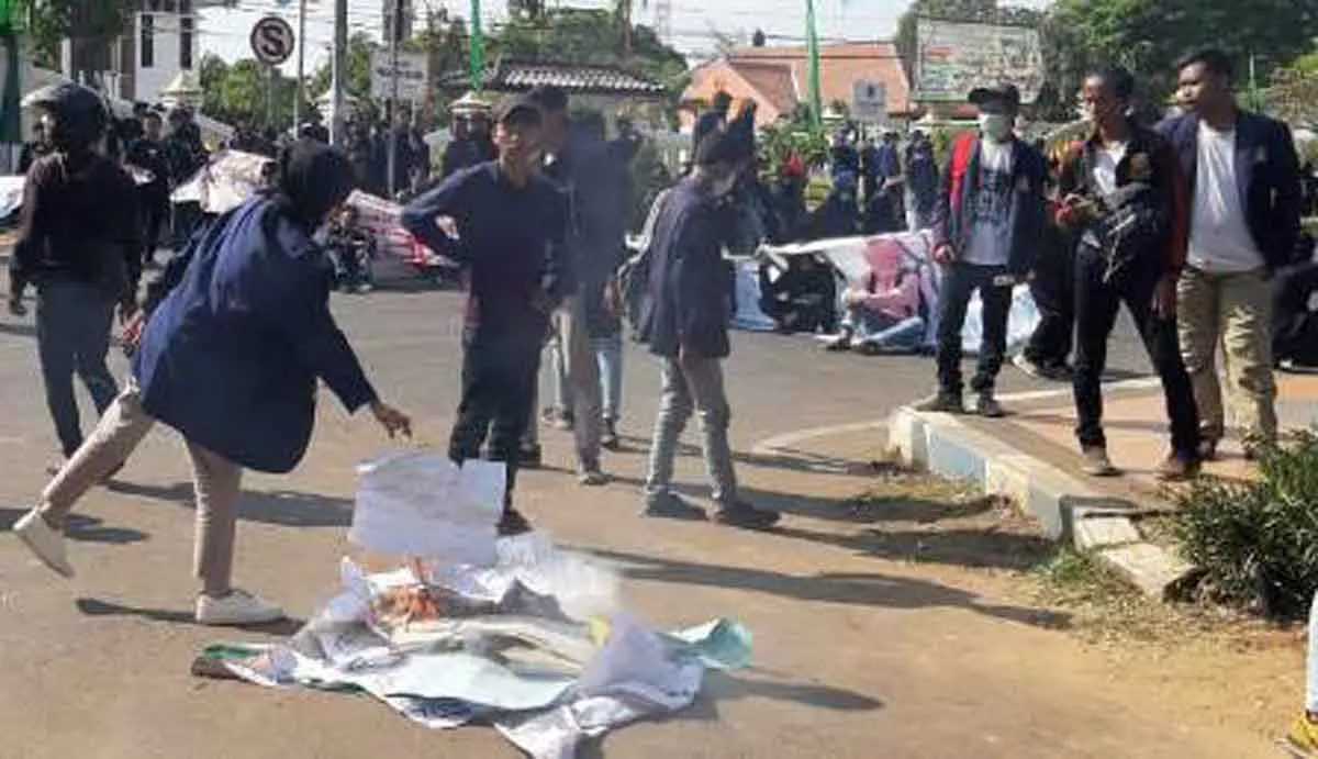 Demo Mahasiswa Tolak Semua RUU di Bangkalan Dibubarkan