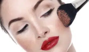Cara Gunakan Makeup pada 3 Bentuk Wajah