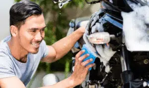 Cara Bersihkan Lapisan Krom Motor Agar Lebih Awet