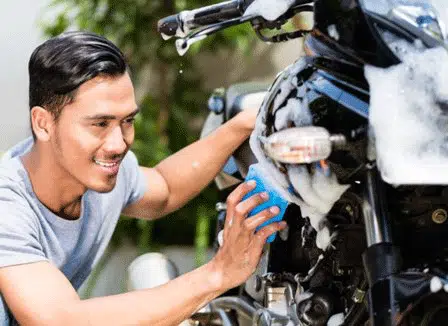 Cara Bersihkan Lapisan Krom Motor Agar Lebih Awet