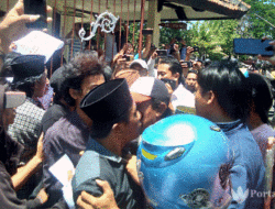 Gegara Tembakau Murah, Masyarakat Ngamuk di Depan Kantor Bupati Pamekasan