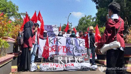 Gelombang Aksi Penolakan Revisi UU KPK Berlanjut di Bangkalan