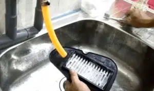 Ini Alasan Filter Udara Motor Tak Boleh Dicuci