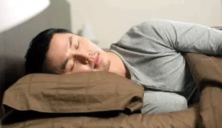 Jangan Sepelekan! Ini Manfaat Luar Biasa Baca Doa Sebelum Tidur