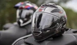 4 Jenis Helm yang Aman Saat Berkendara