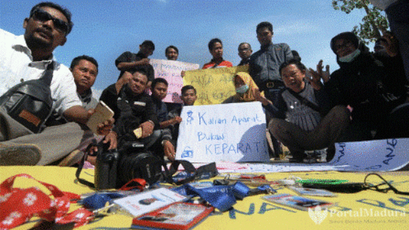 Jurnalis Pamekasan Aksi Solidaritas Kecam Kekerasan Aparat