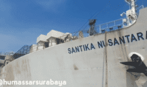 Masih Terlihat Asap Hitam Pada 'Low Deck' Bangkai KMP Santika Nusantara