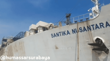 Masih Terlihat Asap Hitam Pada 'Low Deck' Bangkai KMP Santika Nusantara
