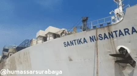 Masih Terlihat Asap Hitam Pada ‘Low Deck’ Bangkai KMP Santika Nusantara
