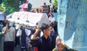 Tolak RUU KUHP dan RUU KPK, Kader HMI Pamekasan Datangi Kantor DPRD