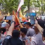Berlangsung Ricuh, Mahasiswa Demo Tolak Kenaikan Iuran BPJS