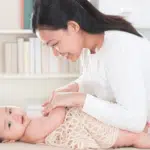 Mau Latih Kemampuan Bahasa Si Kecil Sejak Dini? Lakukan Cara Ini