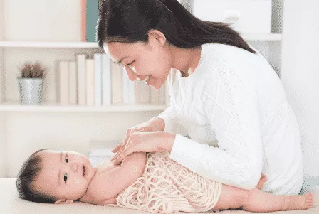 Mau Latih Kemampuan Bahasa Si Kecil Sejak Dini? Lakukan Cara Ini