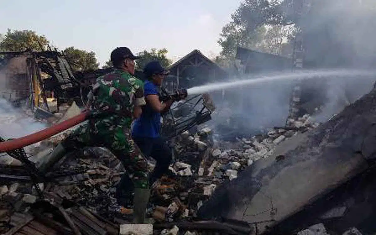 Kebakaran Landa Pasar di Sampang, Sumber Api dari Kios Belakang