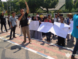 Peringati Hari Tani Nasional, Aktivis Mahasiswa Sumenep Demo DPRD
