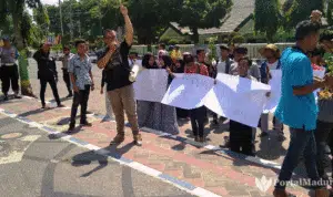 Peringati Hari Tani Nasional, Aktivis Mahasiswa Sumenep Demo DPRD