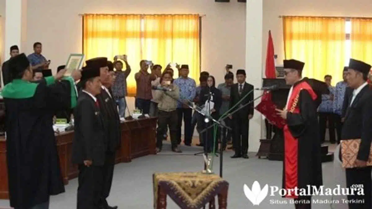 Empat Pimpinan Definitif DPRD Sampang Resmi Dilantik