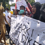 Ratusan Masyarakat Sumenep Demo DPRD